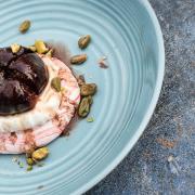 Buttery rum figs with aqua faba meringue