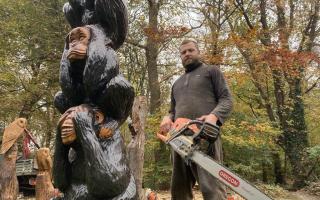 Arnie Barton the roadside carver